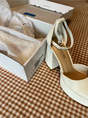 NWT Platform Ankle-Strap 4 In Heels